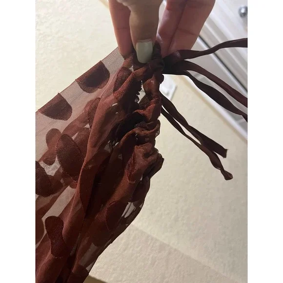 ASOS DESIGN Tall brown satin jacquard warped dot wrap maxi dress with tie waist - Picture 8 of 15